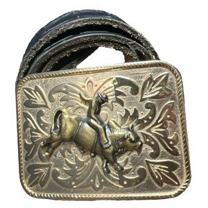 VINTAGE | Cowboy Riding Medallion Conch Belt ML